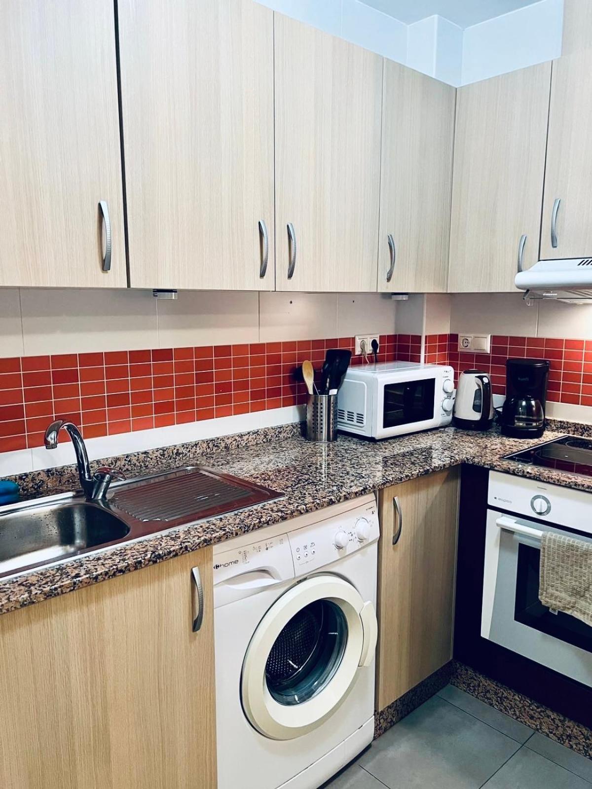 And New Furnished In Centre Apartment